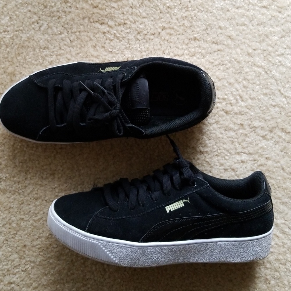 Puma vikky platform sneakers black on black